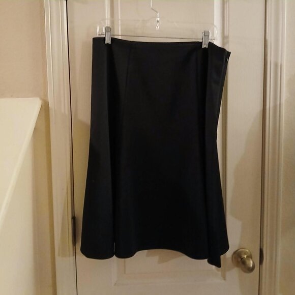 Black midi fit n flare midi skirt with side zipper size large - Picture 2 of 5